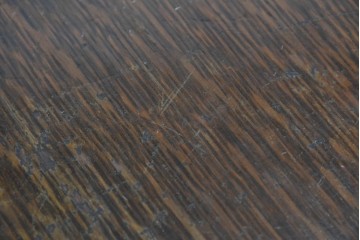 イギリスアンティーク　1920年頃　オーク材　葡萄の彫刻とバルボスレッグが印象的な引き出し付きコンソールテーブル　(R-089911)