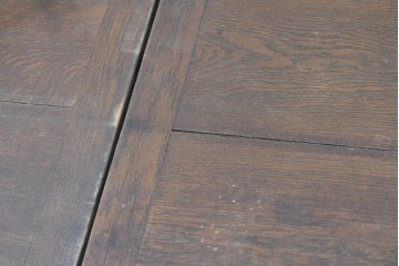 イギリスアンティーク　高級品　オーク材　重厚な彫刻が目を引くドローリーフテーブル　(R-089912)