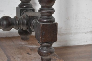 ヨーロッパアンティーク　1880年頃　オーク材　ボビンターニングレッグが印象的な引き出し付きコンソールテーブル　(R-089913)