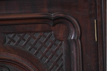 イギリスアンティーク　1920年頃　高級品　マホガニー材　優美な彫刻を随所に施した大型サイドボード　(R-089915)