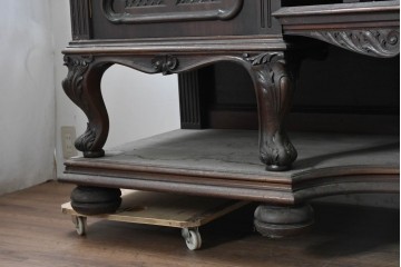 イギリスアンティーク　1920年頃　高級品　マホガニー材　優美な彫刻を随所に施した大型サイドボード　(R-089915)