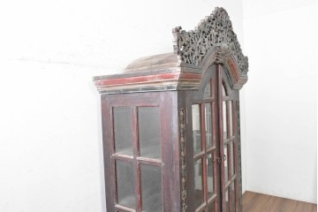 アジアンヴィンテージ　バリ　チーク材　アーチ型のフォルムと繊細な彫刻が美しいショーケース　(R-089916)