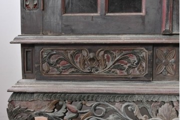 アジアンヴィンテージ　バリ　チーク材　アーチ型のフォルムと繊細な彫刻が美しいショーケース　(R-089916)