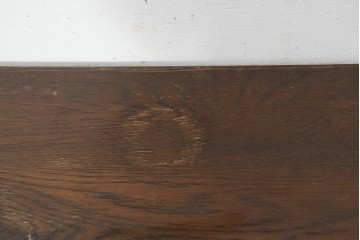 イギリスヴィンテージ　1950年から1960年頃　オーク材　花をモチーフにした彫刻が華やかなサイドキャビネット　(R-089917)
