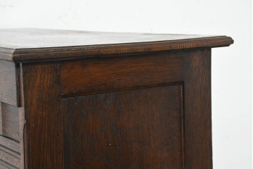 フランスアンティーク　1930年頃　オーク材　蛇腹式シャッター付き　端正な佇まいが魅力のキャビネット　(R-089918)