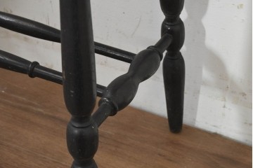 イギリスヴィンテージ　1950年頃　オーク材　細身のターニングレッグが軽やかなサイドテーブル　(R-089920)