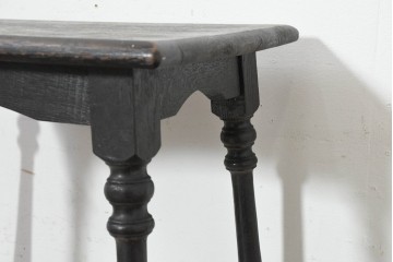 イギリスヴィンテージ　1950年頃　オーク材　細身のターニングレッグが軽やかなサイドテーブル　(R-089920)