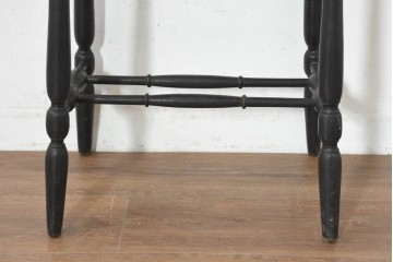 イギリスヴィンテージ　1950年頃　オーク材　細身のターニングレッグが軽やかなサイドテーブル　(R-089920)
