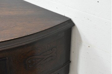 イギリスアンティーク　1920年頃　オーク材　曲線的なフォルムが上品なコーナーサイドテーブル　(R-089923)