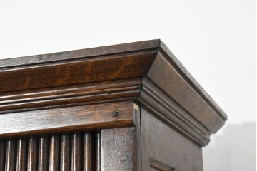 イギリスアンティーク　1920年頃　オーク材　蛇腹扉が印象的な特大サイズの重ねキャビネット　(R-089925)