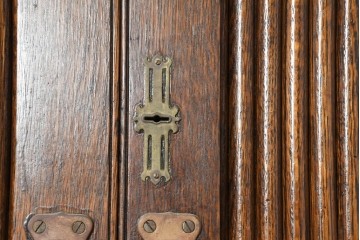 イギリスアンティーク　1920年頃　オーク材　蛇腹扉が印象的な特大サイズの重ねキャビネット　(R-089925)