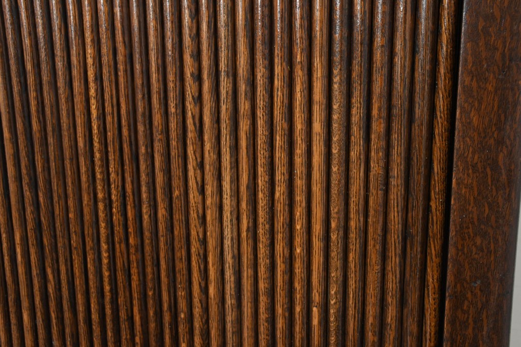 イギリスアンティーク　1920年頃　オーク材　蛇腹扉が印象的な特大サイズの重ねキャビネット　(R-089925)