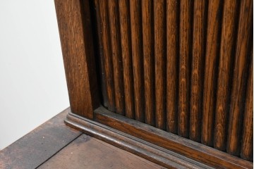 イギリスアンティーク　1920年頃　オーク材　蛇腹扉が印象的な特大サイズの重ねキャビネット　(R-089925)
