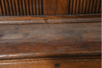 イギリスアンティーク　1920年頃　オーク材　蛇腹扉が印象的な特大サイズの重ねキャビネット　(R-089925)