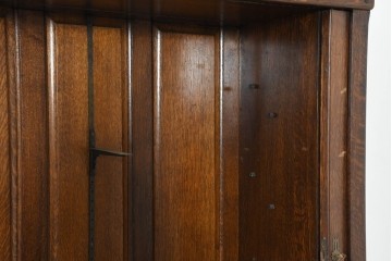 イギリスアンティーク　1920年頃　オーク材　蛇腹扉が印象的な特大サイズの重ねキャビネット　(R-089925)