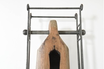 アジアンアンティーク　1900年から1930年頃　バリ　特大!!　 高さ約2.5m　一本木をくり抜いた迫力ある木製スリットドラム　吊り下げスタンド付き　(R-089927)