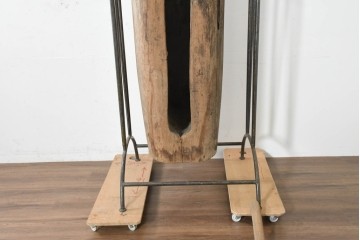 アジアンアンティーク　1900年から1930年頃　バリ　特大!!　 高さ約2.5m　一本木をくり抜いた迫力ある木製スリットドラム　吊り下げスタンド付き　(R-089927)