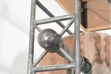 アジアンアンティーク　1900年から1930年頃　バリ　特大!!　 高さ約2.5m　一本木をくり抜いた迫力ある木製スリットドラム　吊り下げスタンド付き　(R-089927)