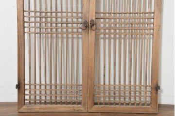 中国アンティーク建具　1900年頃　李朝風建具　均整の取れた格子意匠が魅力の窓2枚(1対)セット　(R-089929)