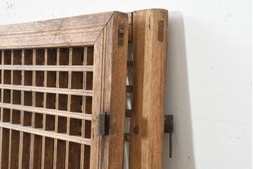 中国アンティーク建具　1900年頃　李朝風建具　均整の取れた格子意匠が魅力の窓2枚(1対)セット　(R-089929)