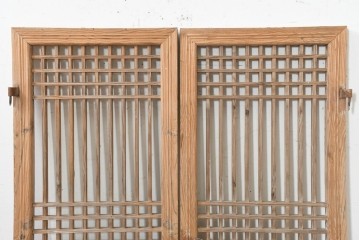 中国アンティーク建具　1900年頃　李朝風建具　均整の取れた格子意匠が魅力の窓2枚(1対)セット　(R-089930)