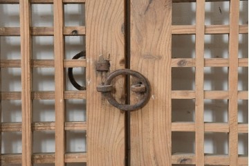 中国アンティーク建具　1900年頃　李朝風建具　均整の取れた格子意匠が魅力の窓2枚(1対)セット　(R-089930)