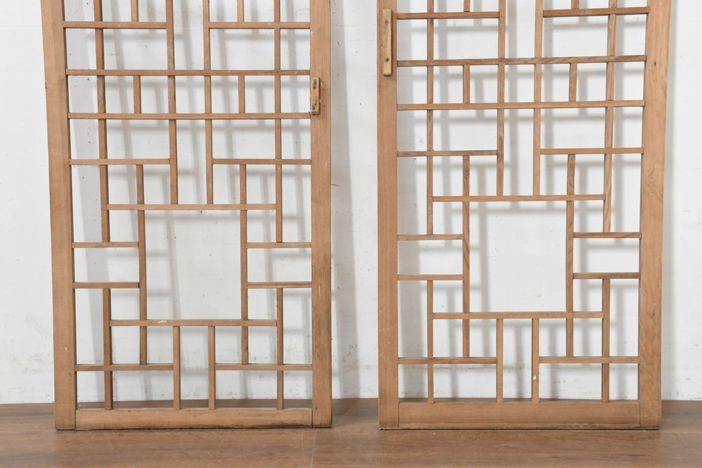 韓国アンティーク建具　1930年頃　李朝建具　幾何学デザインのパネル2枚セット　(R-089931)