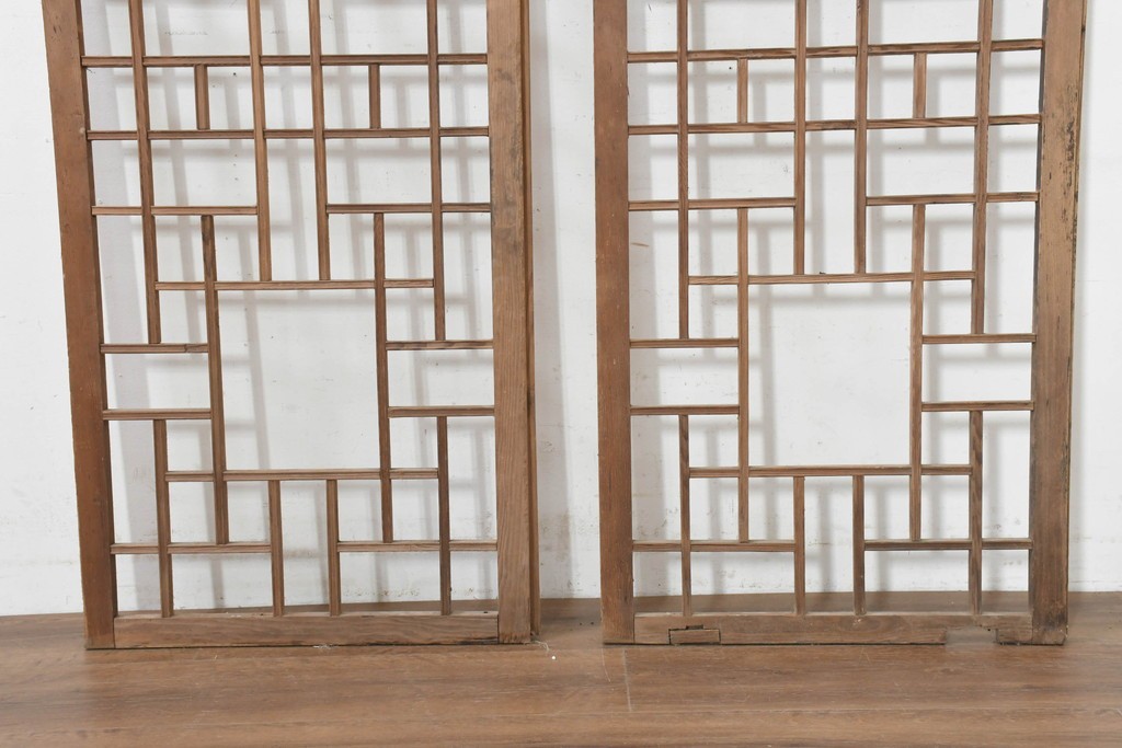 韓国アンティーク建具　1930年頃　李朝建具　幾何学デザインのパネル2枚セット　(R-089932)