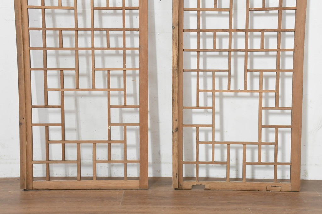 韓国アンティーク建具　1930年頃　李朝建具　幾何学デザインのパネル2枚セット　(R-089932)
