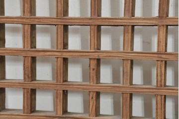 中国アンティーク建具　1900年頃　李朝風建具　規則正しい格子意匠が魅力の窓1枚　(R-089934)
