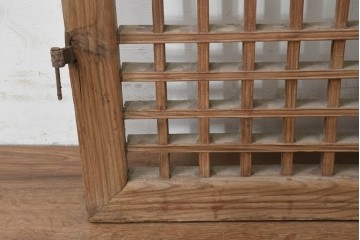 中国アンティーク建具　1900年頃　李朝風建具　規則正しい格子意匠が魅力の窓1枚　(R-089934)