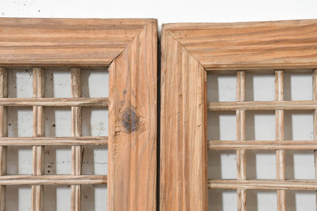 中国アンティーク建具　1900年頃　李朝風建具　均整の取れた格子意匠が魅力の窓2枚(1対)セット　(R-089935)
