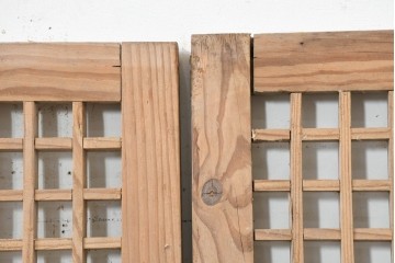中国アンティーク建具　1900年頃　李朝風建具　均整の取れた格子意匠が魅力の窓2枚(1対)セット　(R-089935)