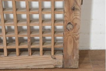 中国アンティーク建具　1900年頃　李朝風建具　均整の取れた格子意匠が魅力の窓2枚(1対)セット　(R-089935)