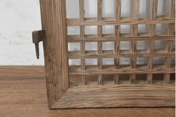 中国アンティーク建具　1900年頃　李朝風建具　均整の取れた格子意匠が魅力の窓2枚(1対)セット　(R-089936)