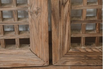 中国アンティーク建具　1900年頃　李朝風建具　均整の取れた格子意匠が魅力の窓2枚(1対)セット　(R-089936)