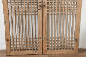 中国アンティーク建具　1900年頃　李朝風建具　均整の取れた格子意匠が魅力の窓2枚(1対)セット　(R-089936)
