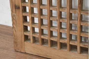 中国アンティーク建具　1900年頃　李朝風建具　均整の取れた格子意匠が魅力の窓2枚(1対)セット　(R-089936)