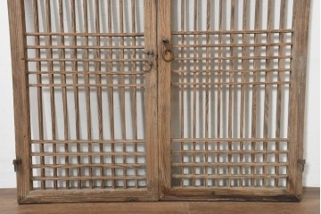 中国アンティーク建具　1900年頃　李朝風建具　均整の取れた格子意匠が魅力の窓2枚(1対)セット　(R-089937)