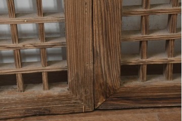 中国アンティーク建具　1900年頃　李朝風建具　均整の取れた格子意匠が魅力の窓2枚(1対)セット　(R-089937)