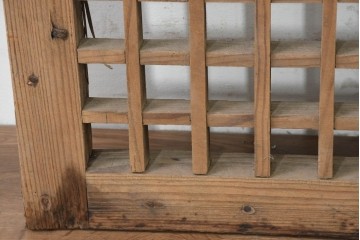 中国アンティーク建具　1900年頃　李朝風建具　均整の取れた格子意匠が魅力の窓2枚(1対)セット　(R-089937)