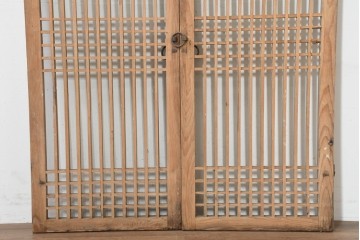 中国アンティーク建具　1900年頃　李朝風建具　均整の取れた格子意匠が魅力の窓2枚(1対)セット　(R-089938)