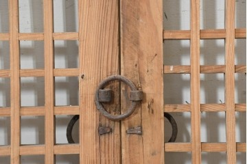中国アンティーク建具　1900年頃　李朝風建具　均整の取れた格子意匠が魅力の窓2枚(1対)セット　(R-089938)