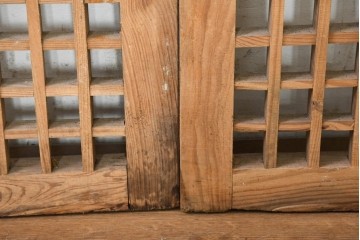 中国アンティーク建具　1900年頃　李朝風建具　均整の取れた格子意匠が魅力の窓2枚(1対)セット　(R-089938)