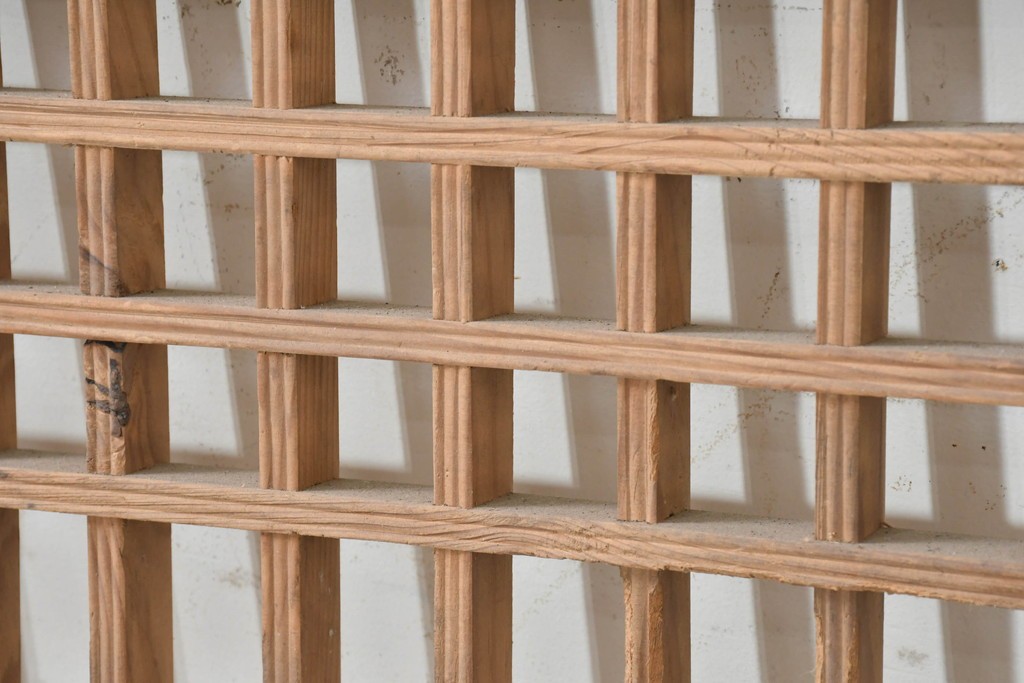 中国アンティーク建具　1900年頃　李朝風建具　規則正しい格子意匠が魅力の窓1枚　(R-089939)