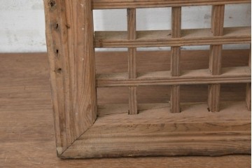 中国アンティーク建具　1900年頃　李朝風建具　規則正しい格子意匠が魅力の窓1枚　(R-089939)