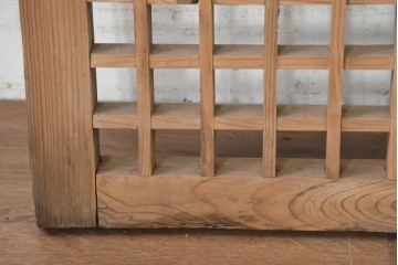 中国アンティーク建具　1900年頃　李朝風建具　規則正しい格子意匠が魅力の窓1枚　(R-089939)