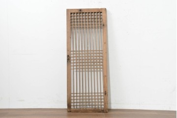 中国アンティーク建具　李朝風建具　素朴な木味と格子意匠を楽しめる窓1枚　(R-089941)