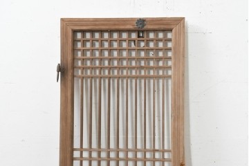 中国アンティーク建具　李朝風建具　花形の金具と格子の並びが美しい窓1枚　(R-089942)