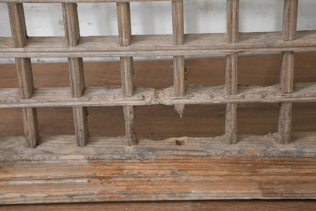 中国アンティーク建具　1900年頃　李朝風建具　均整の取れた格子意匠が魅力の窓1枚　(R-089947)